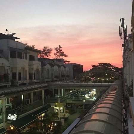 Cafe De Paris Hotel Patong Kültér fotó