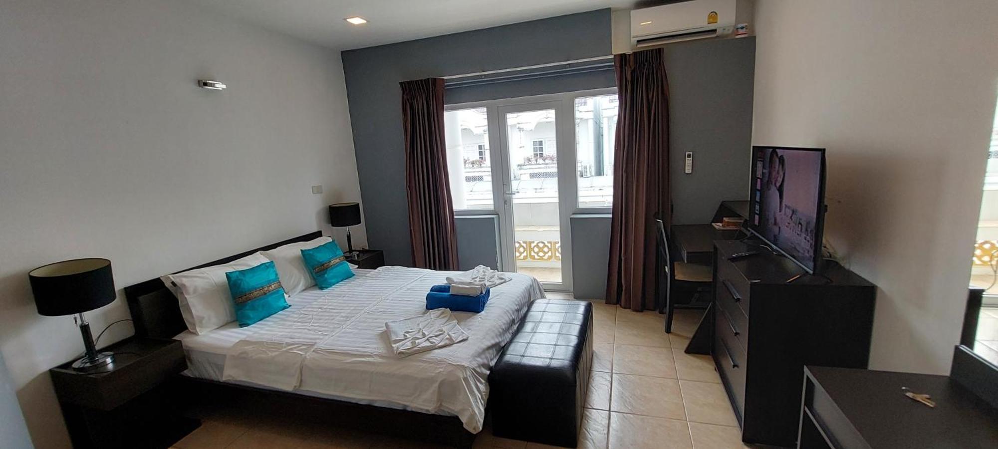 Cafe De Paris Hotel Patong Kültér fotó