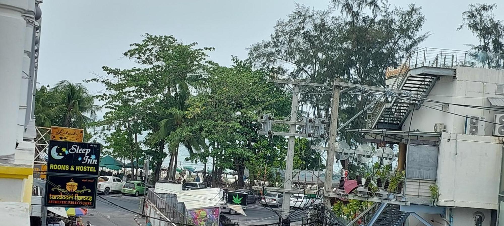 Cafe De Paris Hotel Patong Kültér fotó