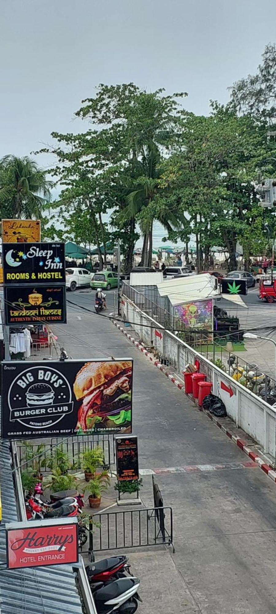 Cafe De Paris Hotel Patong Kültér fotó