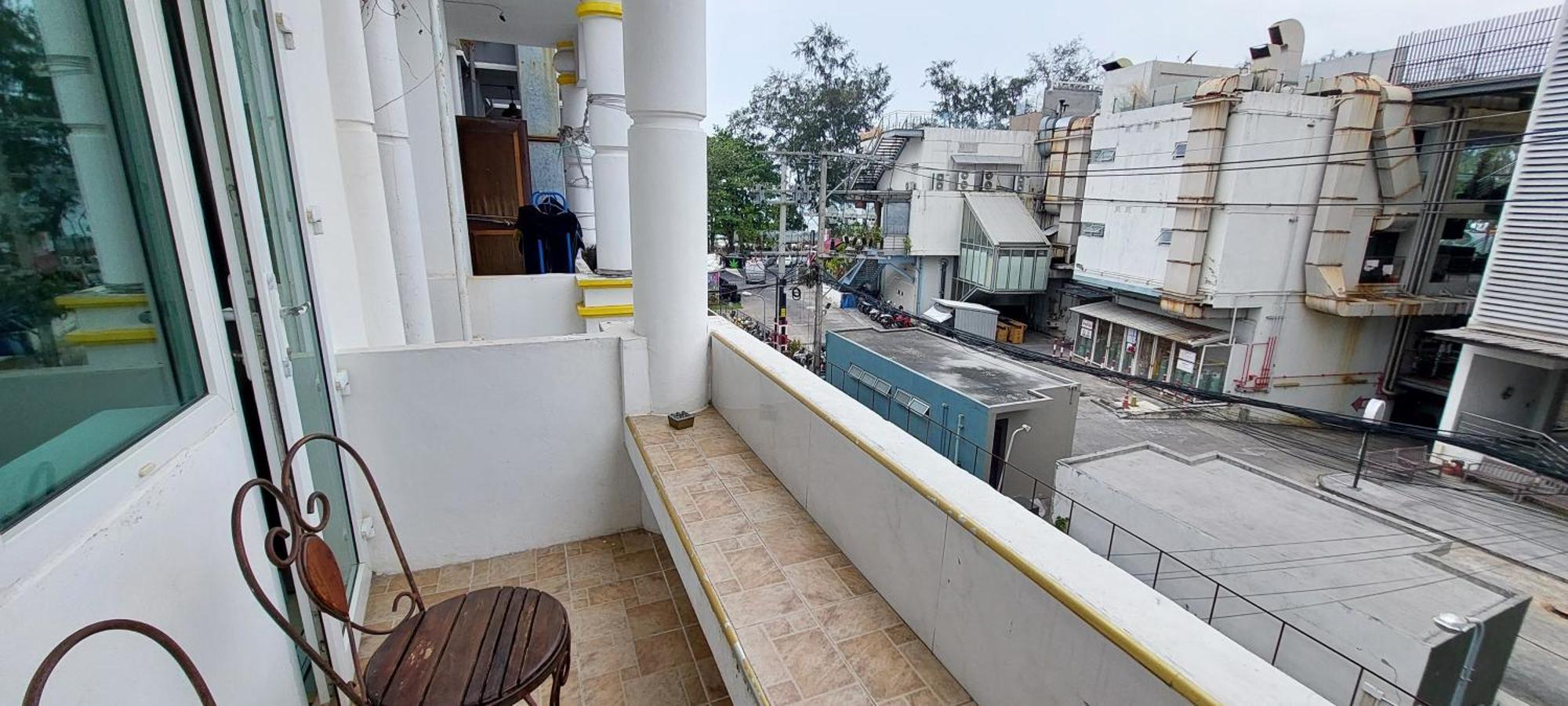Cafe De Paris Hotel Patong Kültér fotó
